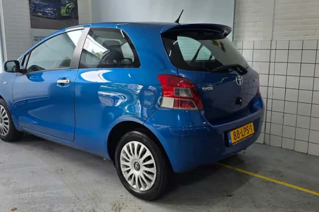 Toyota Yaris (2010) thumbnail 4