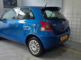 Toyota Yaris (2010) thumbnail 4
