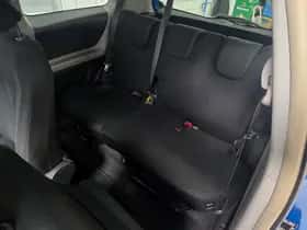 Toyota Yaris (2010) thumbnail 7