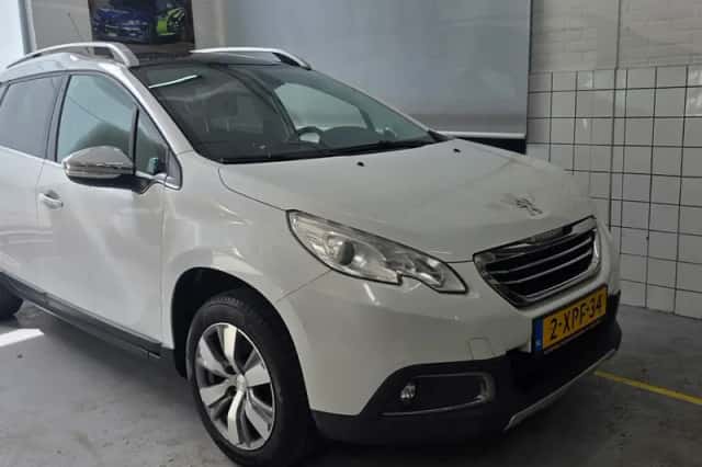 Peugeot 2008 (2014) thumbnail 1