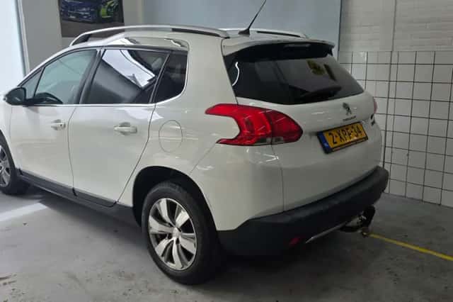 Peugeot 2008 (2014) thumbnail 2