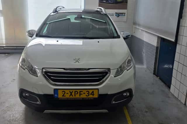 Peugeot 2008 (2014) thumbnail 3