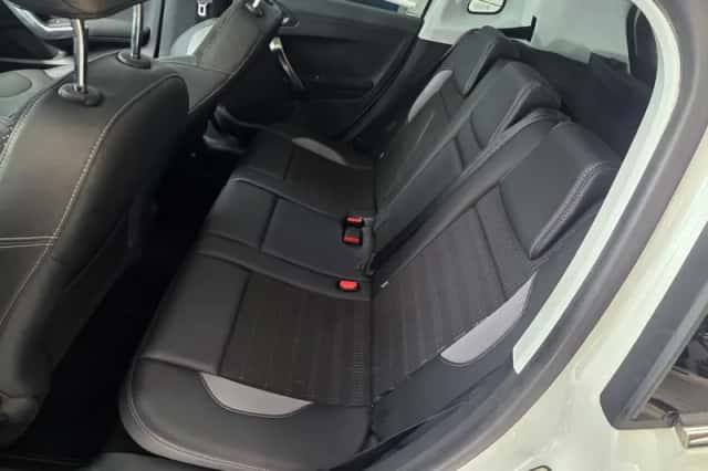 Peugeot 2008 (2014) thumbnail 9