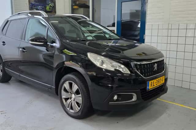 Peugeot 2008 (2016) thumbnail 1