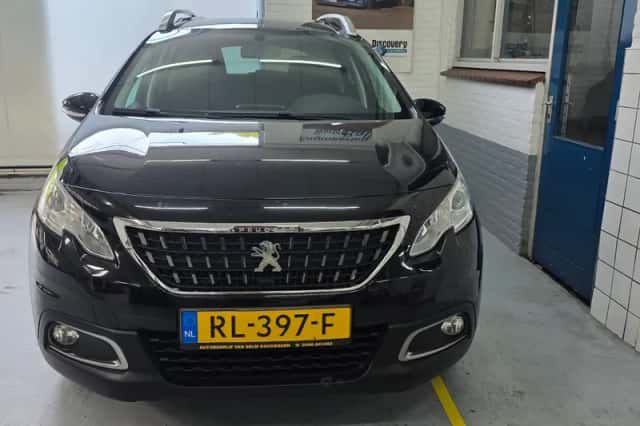Peugeot 2008 (2016) thumbnail 3