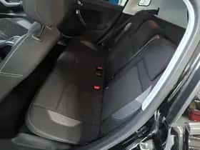 Peugeot 2008 (2016) thumbnail 9
