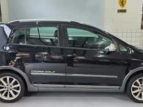 Volkswagen Golf (2011) thumbnail 2