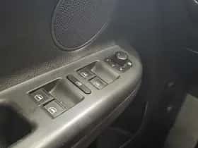 Volkswagen Golf (2011) thumbnail 13