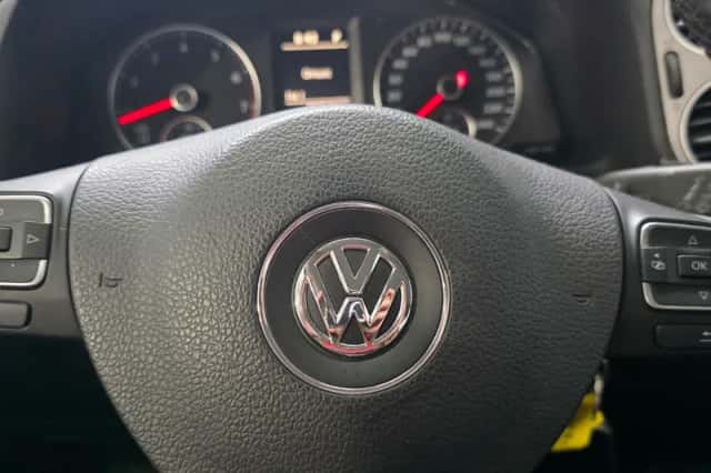 Volkswagen Golf (2011) thumbnail 14