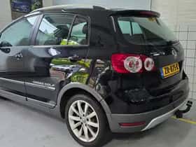 Volkswagen Golf (2011) thumbnail 4