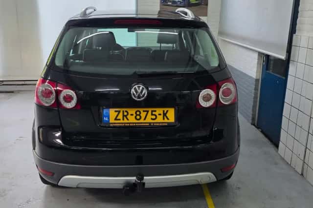 Volkswagen Golf (2011) thumbnail 6
