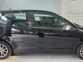 Volkswagen Polo (2009) thumbnail 2