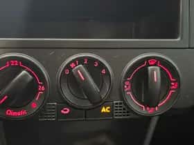 Volkswagen Polo (2009) thumbnail 15