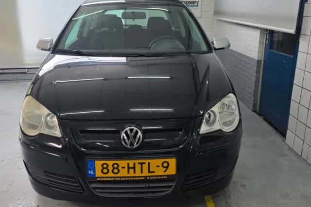 Volkswagen Polo (2009) thumbnail 3