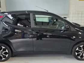 Toyota Aygo (2020) thumbnail 4