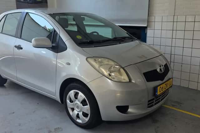 Toyota Yaris (2008) thumbnail 1