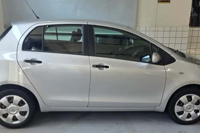 Toyota Yaris (2008) thumbnail 2
