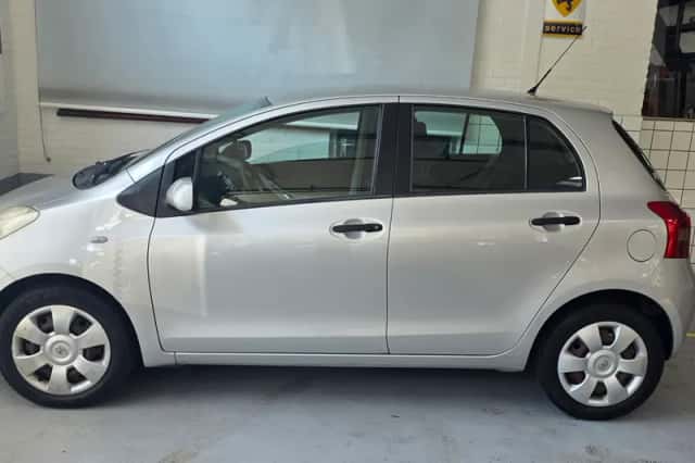 Toyota Yaris (2008) thumbnail 5