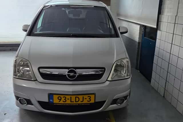 Opel Meriva (2010) thumbnail 3