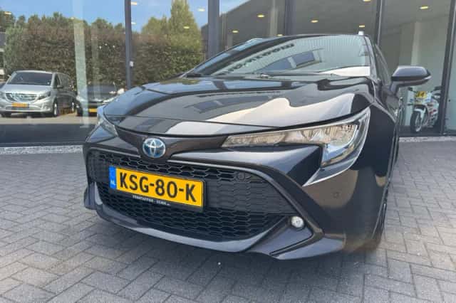 Toyota Corolla (2021) thumbnail 3