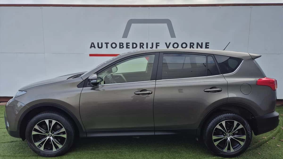 Toyota RAV4 (2014) — foto 1