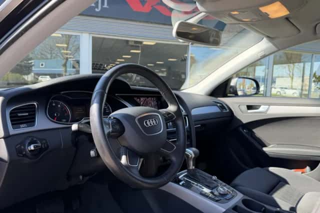 Audi A4 (2013) thumbnail 3
