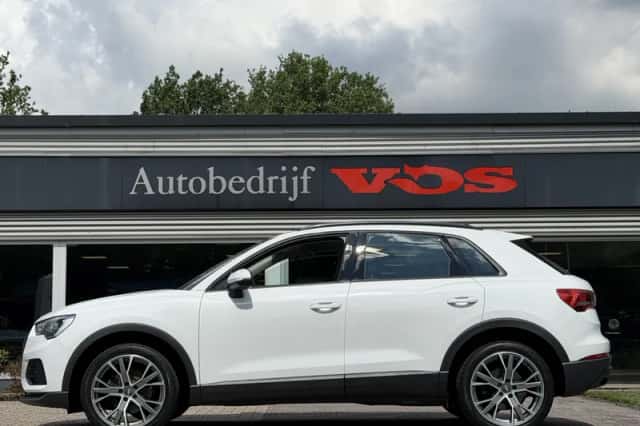 Audi Q3 (2019) thumbnail 4