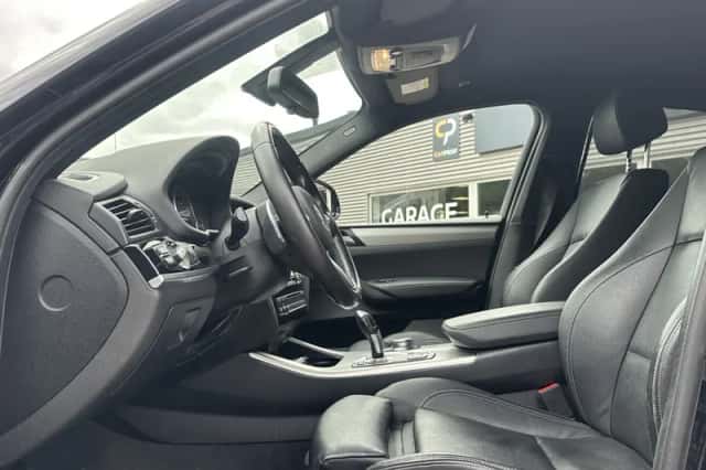 BMW X4 (2017) thumbnail 3