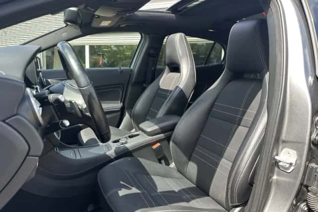 Mercedes-Benz GLA (2014) thumbnail 5