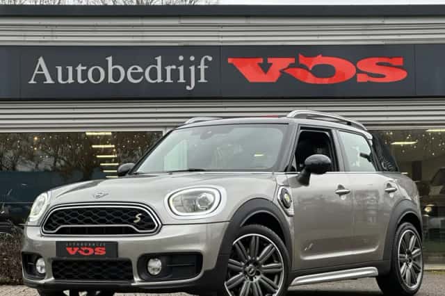 MINI Countryman (2018) thumbnail 2