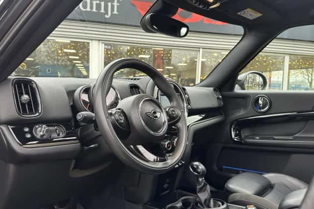MINI Countryman (2018) thumbnail 3