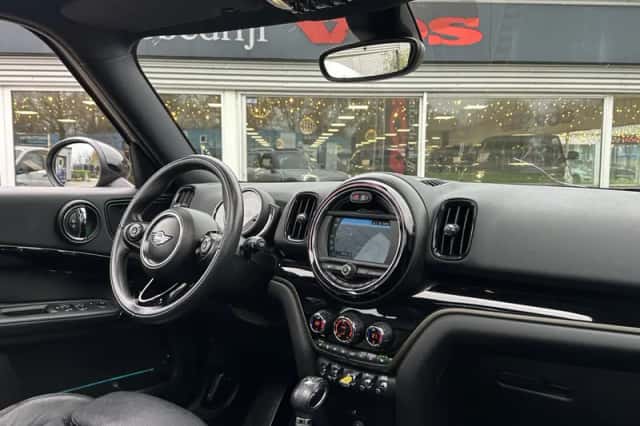MINI Countryman (2018) thumbnail 5