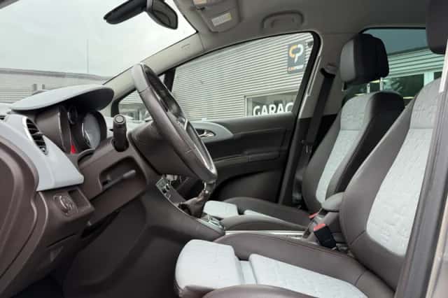 Opel Meriva (2010) thumbnail 5