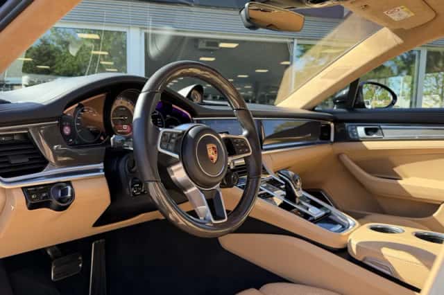 Porsche Panamera (2019) thumbnail 3