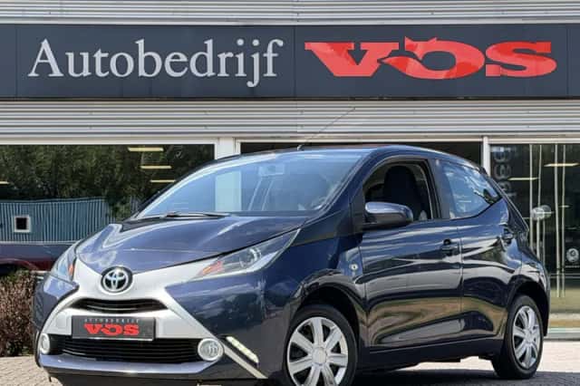 Toyota Aygo (2016) thumbnail 2