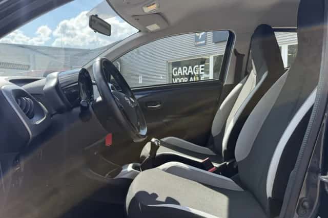 Toyota Aygo (2016) thumbnail 5