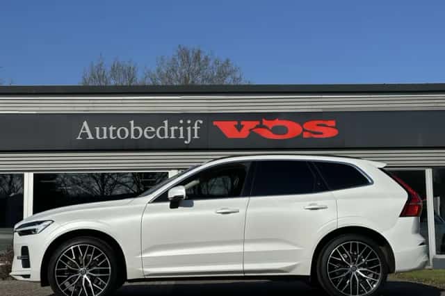 Volvo XC60 (2022) thumbnail 4