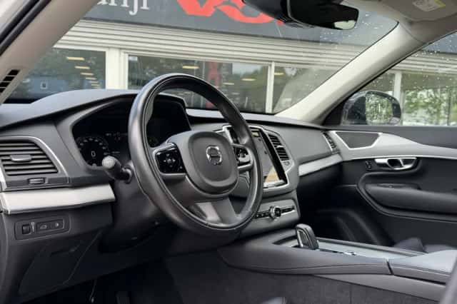 Volvo XC90 (2020) thumbnail 3