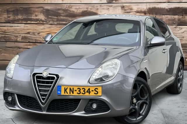 Alfa Romeo Giulietta (2010) thumbnail 1