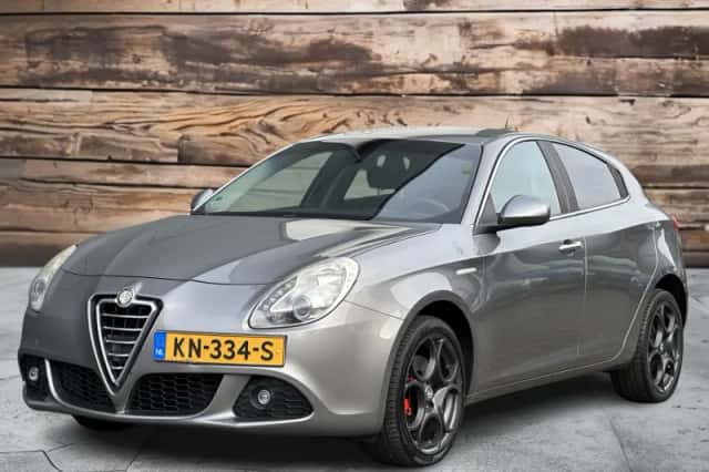 Alfa Romeo Giulietta (2010) thumbnail 2
