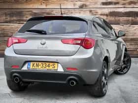 Alfa Romeo Giulietta (2010) thumbnail 6