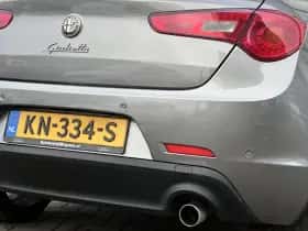 Alfa Romeo Giulietta (2010) thumbnail 9