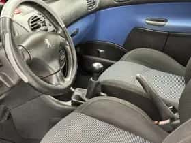 Peugeot 206 (2000) thumbnail 8