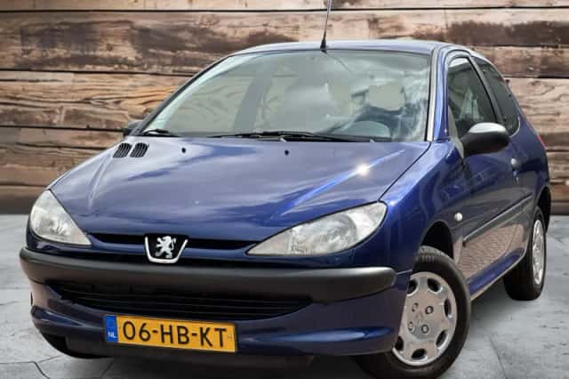Peugeot 206 (1998) thumbnail 1