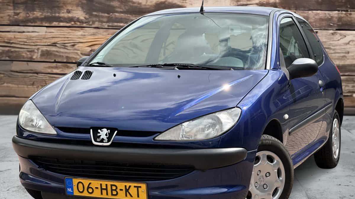 Peugeot 206 (1998) — foto 1