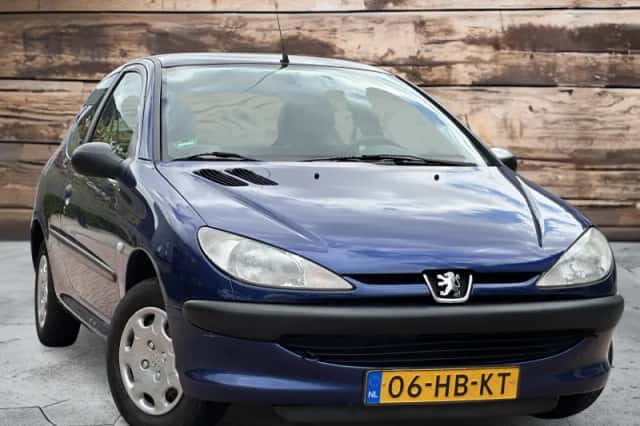 Peugeot 206 (1998) thumbnail 2