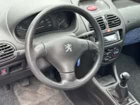 Peugeot 206 (1998) thumbnail 11
