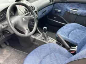 Peugeot 206 (1998) thumbnail 12