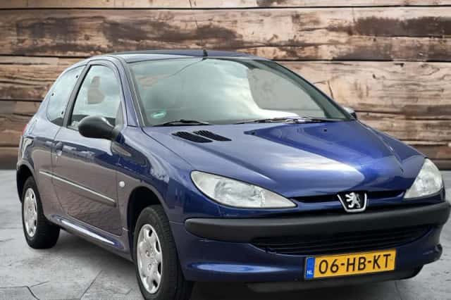 Peugeot 206 (1998) thumbnail 5