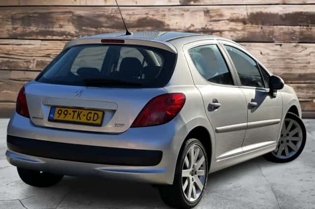 Peugeot 207 (2006) thumbnail 3